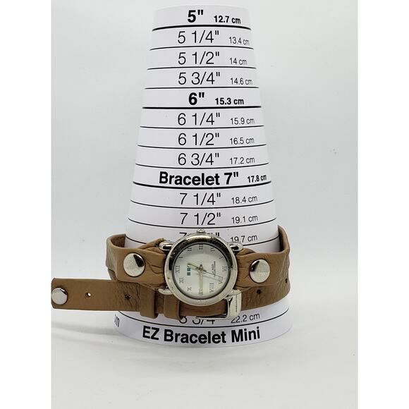 La Mer Collections women's watch. Wrap around cream band with silver accents - Picture 9 of 9